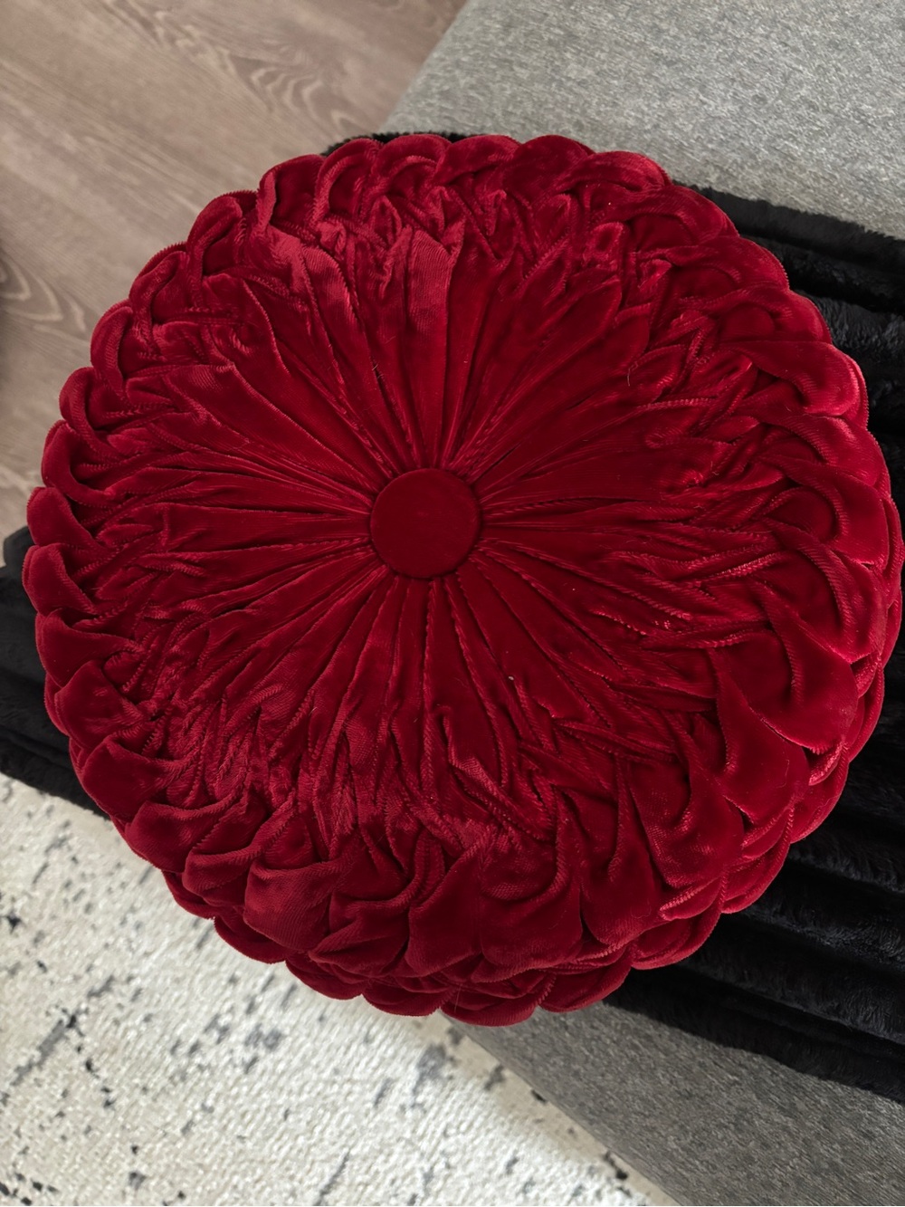 Red Velvet Round Decorative Pillow - Home Holiday